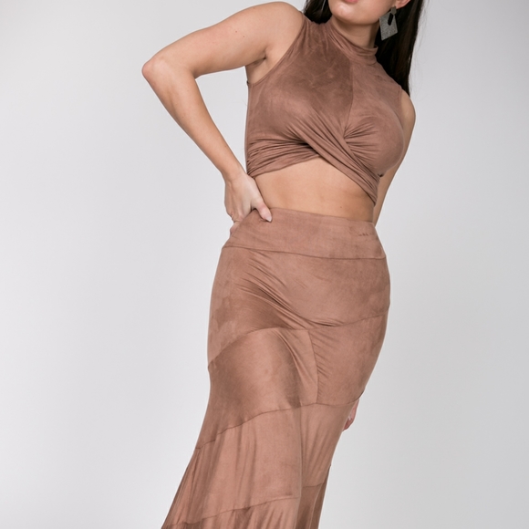 NEW CQbyCQ Faux Suede Skirt Set - Picture 2 of 2